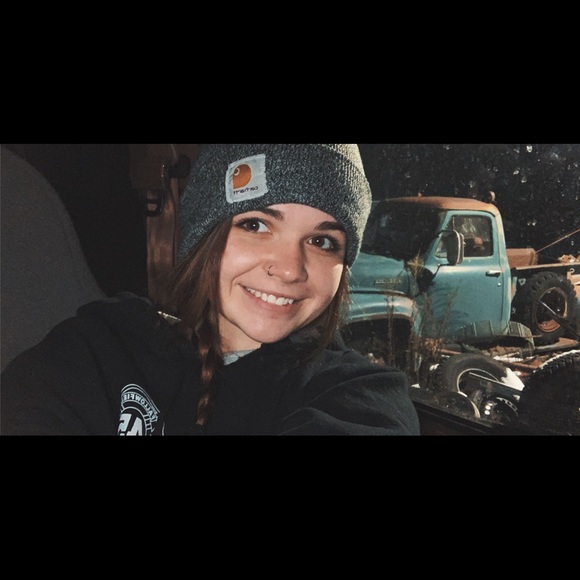 Meet your Posher, Liz - Picture 1 of 1